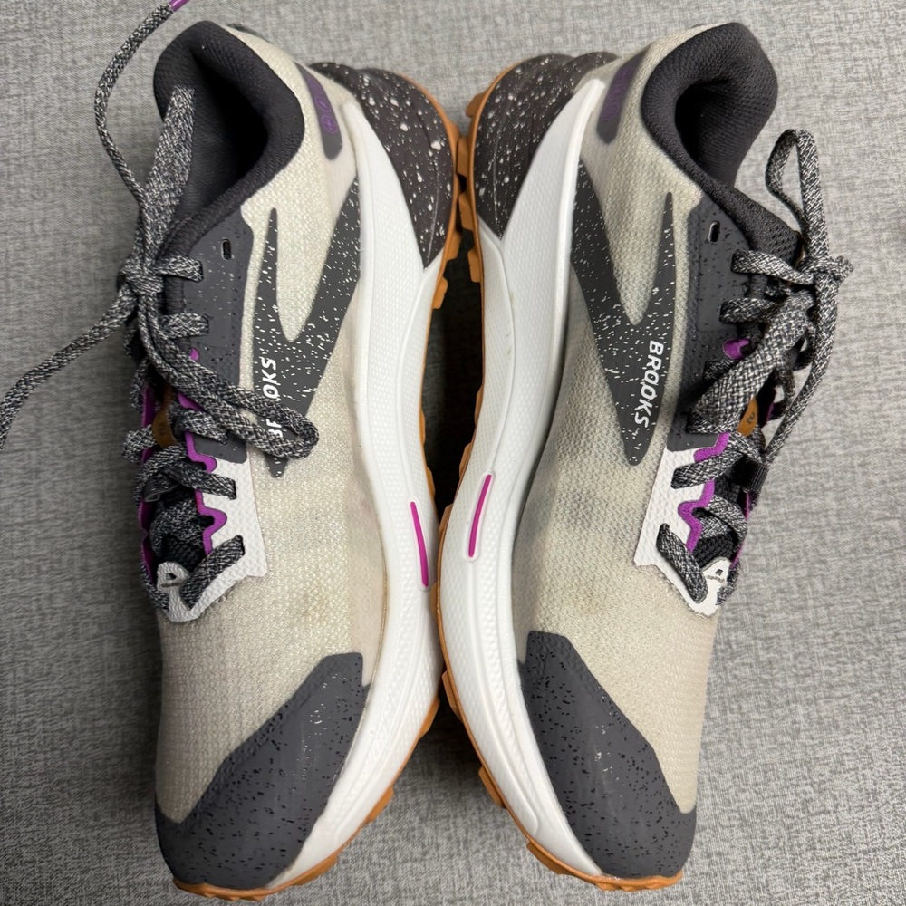 Brooks Women's Catamount 2 Trail Running Shoe - Picture 7 of 14